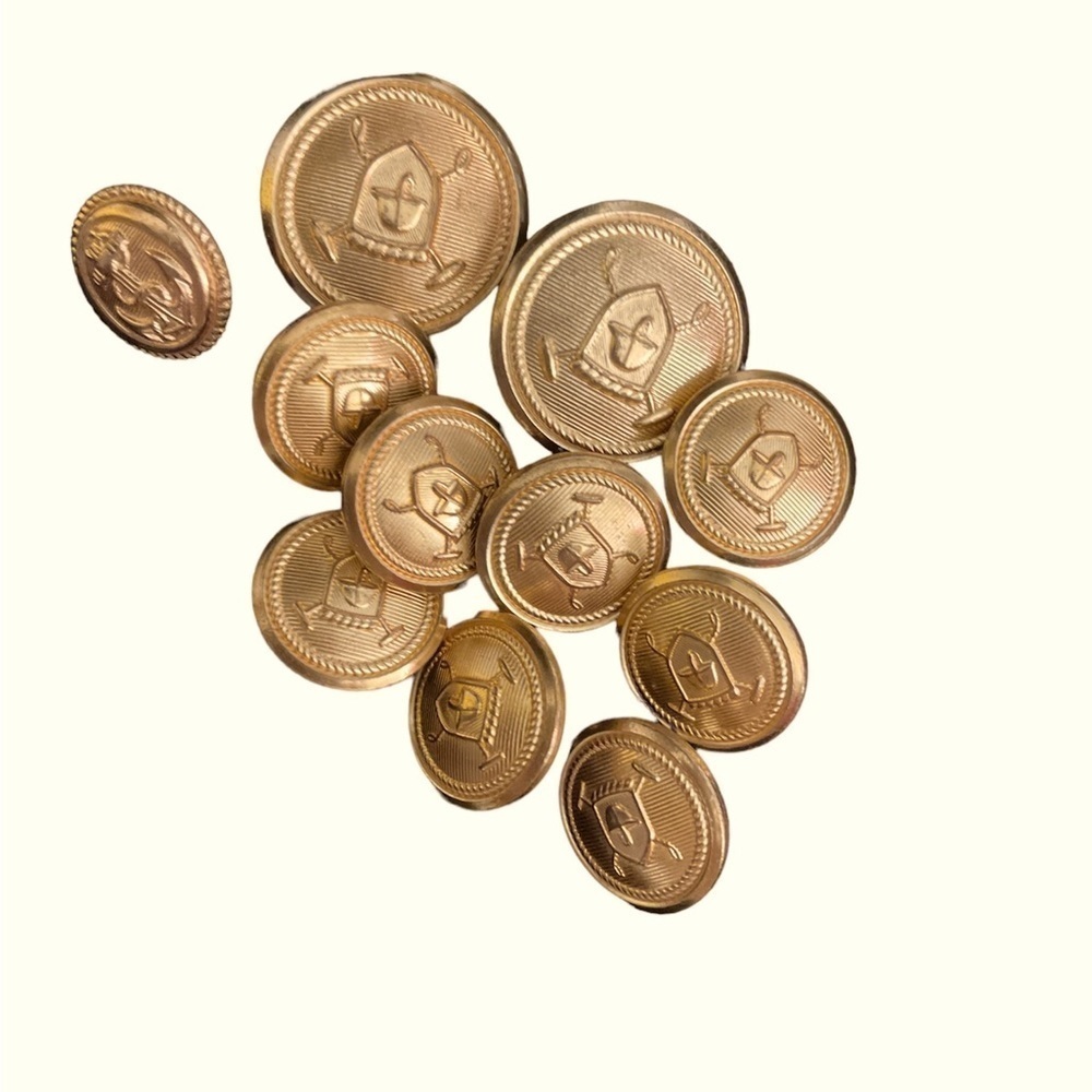Rare WATERBURY BUTTON Co. buttons Made in USA. Good condition.